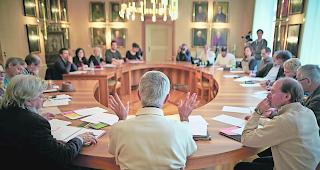 Bisch&ouml;fliches Machtwort. Jean-Marie Lovey will nicht, dass sich die Walliser Geistlichen in den Verfassungsrat w&auml;hlen lassen.  