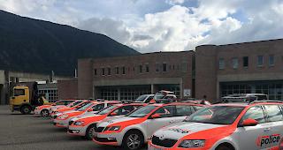 Intervention. Neuzug&auml;nge brachen am Mittwochnachmittag das Eingangstor zum offiziellen Standplatz f&uuml;r Fahrende in Martinach auf. Die Kantonspolizei verzeigte die T&auml;ter bei der Staatsanwaltschaft wegen Hausfriedensbruch und Sachbesch&auml;digung.