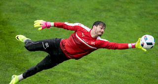 Wechsel. Am Freitag bestreitet die Schweizer Nati ihr letztes Testspiel vor der WM. Gegen Gegner Japan d&uuml;rfte Roman B&uuml;rki im Tor stehen.