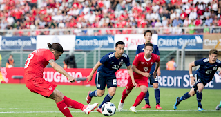 Eiskalt. Kurz vor der Halbzeit brachte Ricardo Rodriguez die Petkovic-Elf mit einem Foulelfmeter in F&uuml;hrung.
