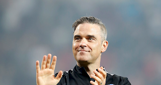 Grosse Show. Einer der Hauptstars der WM-Er&ouml;ffnungsfeier: der britische Popstar Robbie Williams.