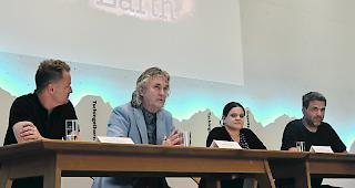 Zuversichtlich. OBO-Dirigent Tobias Salzgeber, Komponist Johan de Meij, OBO-Pr&auml;sidentin Fabienne Schmidhalter und Initiant Daniel Schmidt blicken den Natischer &laquo;Planet Earth&raquo;-Konzerten mit Zuversicht entgegen. 