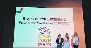 Pr&auml;vention. Von links: Chantal Schnyder, zuk&uuml;nftige Stellenleiterin ZET Visp, Dr. phil. Eveline Hipeli, Medienp&auml;dagogin und Dozentin PH Z&uuml;rich, Romaine Schnyder, Adjunktin der kantonalen Dienststelle f&uuml;r die Jugend. 