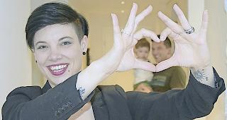 &laquo;Meine beiden M&auml;nner sind f&uuml;r mich das Gr&ouml;sste&raquo;, schw&auml;rmt 
Deborah Seiler.