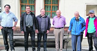 Umsichtig. Von links: Aktuar Rolf Imhof, Pr&auml;sident Philipp Gorsatt, Kassier Manfred Imhof, alt Aktuar Erwin Imhof, alt Pr&auml;sident Andreas Tenisch und alt Kassier Alfred Imhof. 