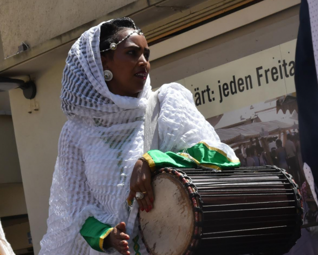 Impressionen des diesjährigen Fests der Kulturen auf dem Visper Kaufplatz.