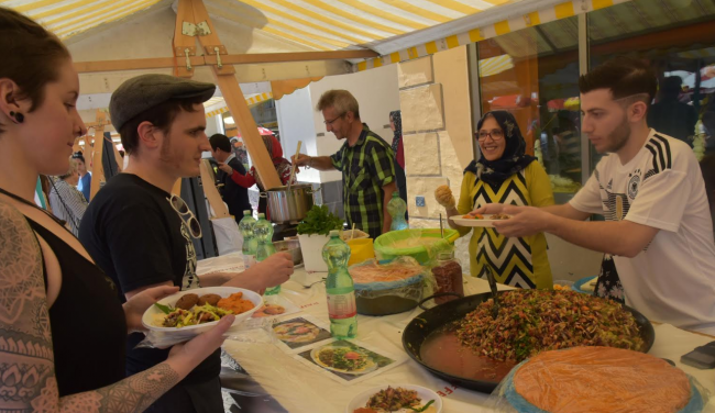 Impressionen des diesjährigen Fests der Kulturen auf dem Visper Kaufplatz.