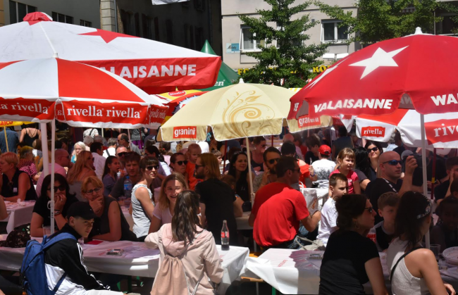 Impressionen des diesjährigen Fests der Kulturen auf dem Visper Kaufplatz.