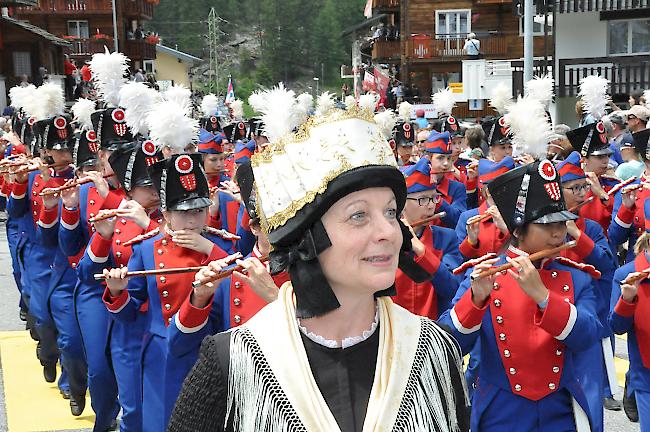 Impressionen des 77. Oberwalliser Tambouren- und Pfeiferfests in Saas-Balen.