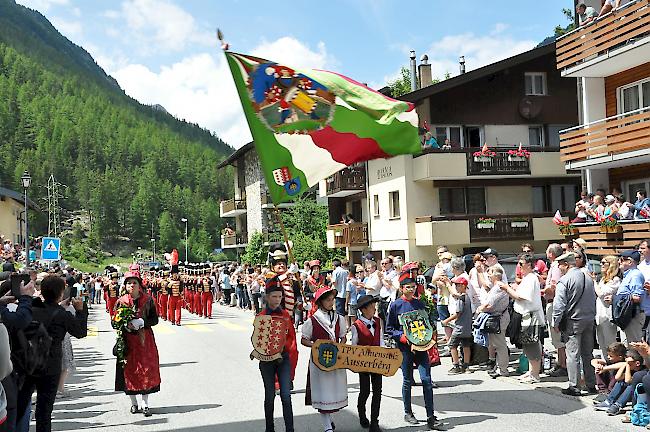 Impressionen des 77. Oberwalliser Tambouren- und Pfeiferfests in Saas-Balen.