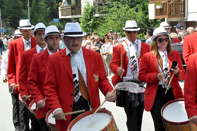 Impressionen des 77. Oberwalliser Tambouren- und Pfeiferfests in Saas-Balen.