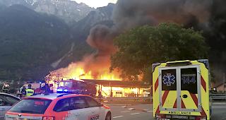 Insgesamt waren am Mittwochabend 65 Feuerwehrleute vor Ort, um den Brand zu bek&auml;mpfen.&nbsp;