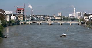 Die mittlere Rheinbr&uuml;cke bei Basel