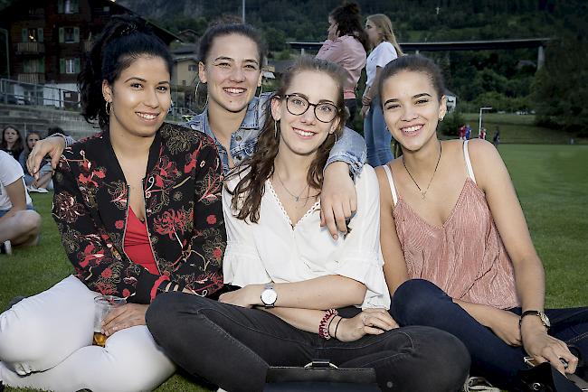 Nesrin In-Albon (22), Brig, Joey-Ann Schmid (19) und Vanessa Ragoni (18), Naters, Luci Heldner (18), Eyholz.