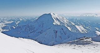Fernsicht. Unendlicher Blick zur&uuml;ck.