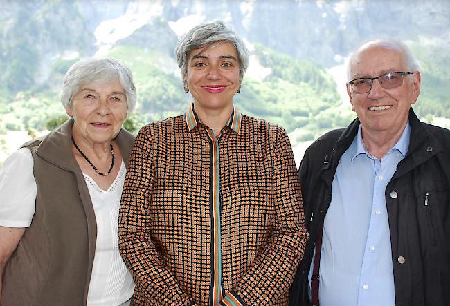 Die Walliser Autorin Christine Pfammatter nach ihrer Lesung mit den Eltern Zita und Peter Pfammatter.