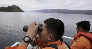 Erfolglos. Die Einsatzkr&auml;fte haben die Suche nach der am 18. Juni vor der Insel Sumatra gesunkenen F&auml;hre eingestellt.. Foto