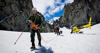 Bergf&uuml;hrer Peter Kimmig f&uuml;hrt die Seilschaft an.