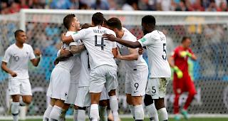 Les Bleus. Dank Toren von Griezmann und Varane stehen die Franzosen als erster Halbfinalist der Fussball-WM 2018 fest