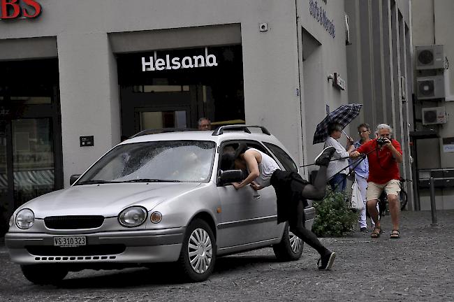 ...und kurz vor dem Einstieg ins Auto...