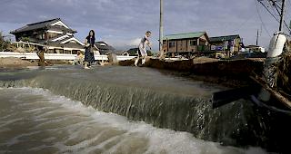 Prek&auml;r. Im Westen Japans f&auml;llt seit Donnerstag letzter Woche aussergew&ouml;hnlich viel Regen. Besonders betroffen ist die Region Hiroshima.