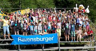 Zahlreiche Kinder nahmen am Mittwoch in Gr&auml;chen am Ravensburger Kinderfest teil.