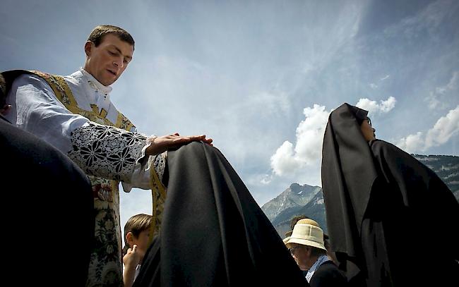 Die 1970 von Erzbischof Marcel Lefebvre gegründete Priesterbruderschaft St. Pius X. hat ihren Sitz in Ecône im Wallis. 