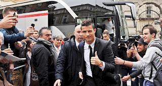 Megatransfer. Superstar Cristiano Ronaldo verdient bei Juventus Turin k&uuml;nftig 30 Millionen Euro pro Jahr. Mitarbeitern des Fiat-Chrysler-Konzerns, der Anteile am italienischen Klub h&auml;lt, st&ouml;sst der Wechsel sauer auf.