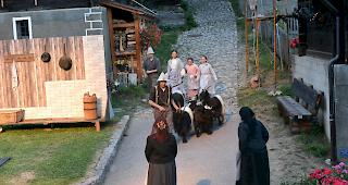 Szene aus &laquo;C&auml;sar Ritz&raquo;: Das Freilichtspiel zum Gedenken an den 100. Todestag des weltber&uuml;hmten Gommers ist bis zum 11. August noch elf Mal zu sehen.