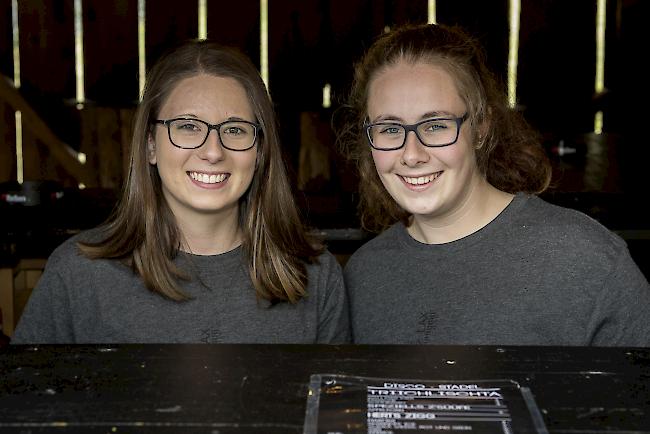 Christelle (18) und Celine Henzen (20) aus Visp.
 