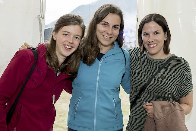 Fabienne Walker (23) und Stefanie Mutter (22) aus Naters sowie Laura Werlen (24) aus Fiesch.