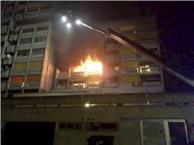  Am Dienstag ist in Sitten in einem Mehrfamilienhaus eine Wohnung in Brand geraten.