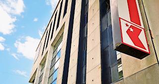 Alles im Lot. Die Zahlen bei der Walliser Kantonalbank (Bild: Standort Visp) stimmen.