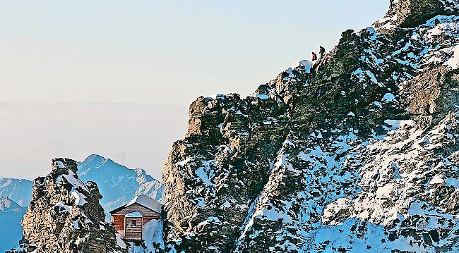 Hörnligrat. Die Besteigung des Matterhorns über den Hörnligrat gehört zu den schwierigsten Normalrouten auf Schweizer Viertausender.