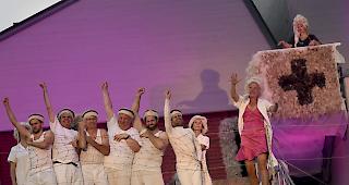 Szenen aus &laquo;Schafswaldklinik&raquo; von Theater Leuk.&nbsp;