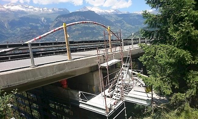 Wartezeiten. Aufgrund Bauarbeiten wird im Bereich der Riederwaldbrücke auf der A9 Simplon vom 6. August bis zirka Ende September 2018 eine einspurige Verkehrsführung eingerichtet.