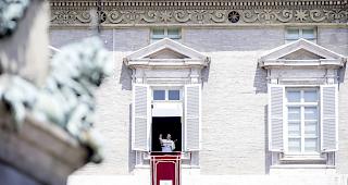 Gegen die W&uuml;rde. Die r&ouml;misch-katholische Kirche lehnt die Todesstrafe neu in jedem Fall ab. Papst Franziskus hat die katholische Lehre entsprechend angepasst.