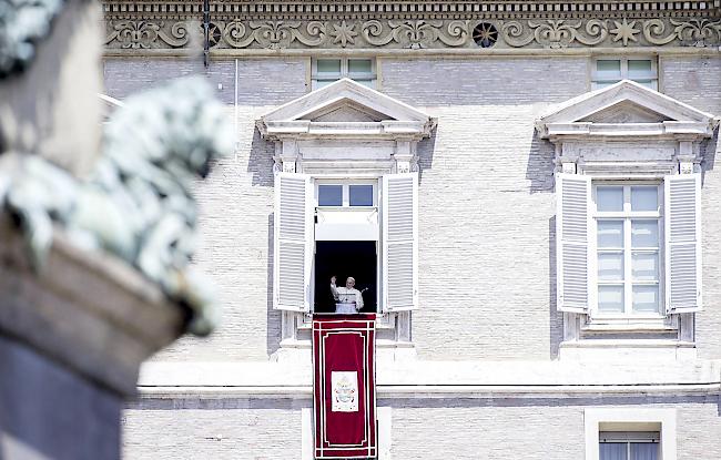 Gegen die Würde. Die römisch-katholische Kirche lehnt die Todesstrafe neu in jedem Fall ab. Papst Franziskus hat die katholische Lehre entsprechend angepasst.