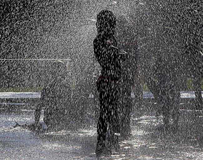 Keine Abkühlung in Sicht. Gemäss MeteoSchweiz hält die aktuelle Hitze bis Mittwoch kommender Woche an.