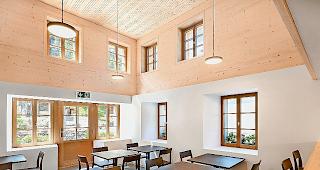 Doppelgeschossig. Das neue Bistro.Foto Thomas Andenmatten