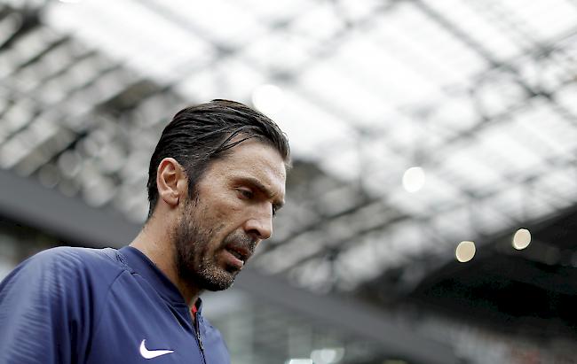 Erster Titel. Gianluigi Buffon, neuer Torhüter im Diensten von PSG, konnte am Samstag mit dem 4:0-Sieg gegen Monaco im Supercup den ersten Titel bei seinem neuem Klub feiern.