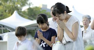 Gedenktag. Mit einer Schweigeminute haben Menschen in Hiroshima des Abwurfs der US-Atombombe auf die japanische Grossstadt vor 73 Jahren gedacht.