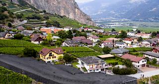 Gewaltig. Aufgrund der kurzen aber heftigen Niederschl&auml;gen ist am Dienstagabend in Chamoson eine Schlammlawine niedergegangen.