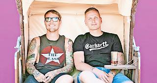 Nicht rumjammern. Schlagzeuger Olaf Ney und Bassist Kai Irrgang von der Punk-Band Feine Sahne Fischfilet.