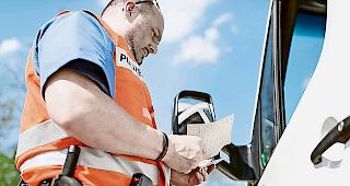 Freispruch. Ein Automobilist, der bei einer Verkehrskontrolle einen Polizisten angefahren hatte  und weiterfuhr, ist aus medizinischen Gr&uuml;nden freigesprochen worden.Symbolfoto keystone