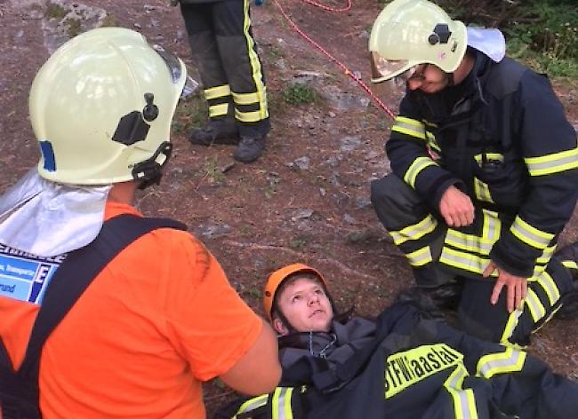 Rettung eines Verunfallten im Abenteuerwald Saas-Fee