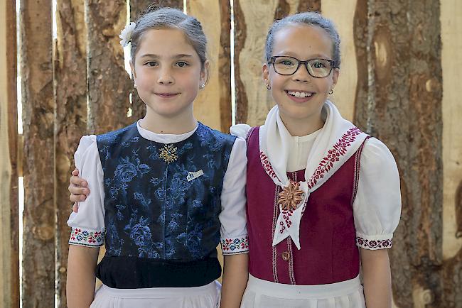 Johanna Rieder (10), Wiler, und Joline Mutter (11), Raron.