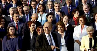 Kritik. Der franz&ouml;sische Aussenminister Jean-Yves Le Drian will die finanzielle Unterst&uuml;tzung rechtspopulistischer Staaten streichen.