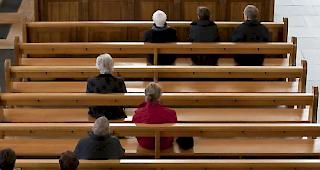 Sexuelle &Uuml;bergriffe. Die Schweizer Bischofskonferenz will ihre Meldepflicht versch&auml;rfen und eine entsprechende &Auml;nderung gutheissen.