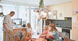 Homeschooling. Wenn Eltern gleichzeitig zu Hause auch Lehrer sind.Symbolbild Keystone